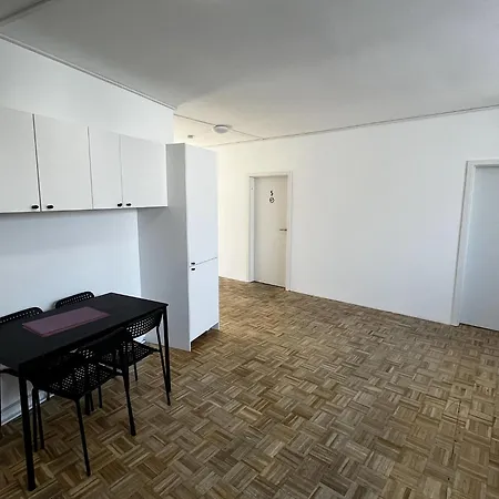 Private At Heumarkt, Center Hostel *