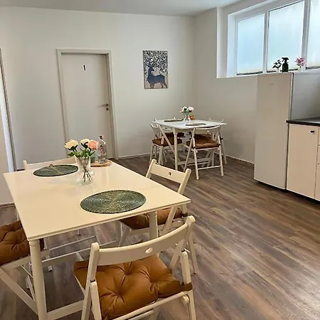 Private At Heumarkt, Center Hostel