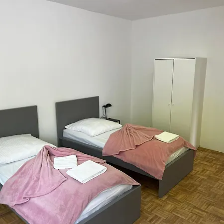 Hostel Private At Heumarkt, Center *