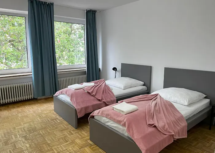 Private At Heumarkt, Center Hostel Κολωνία