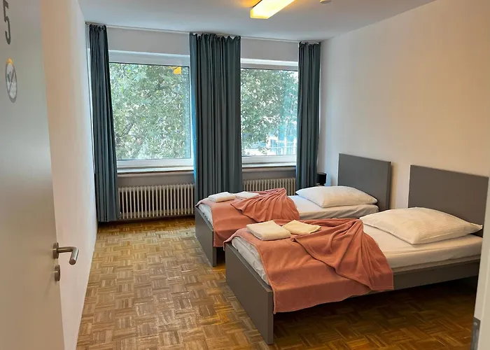 Private At Heumarkt, Center Hostel Κολωνία