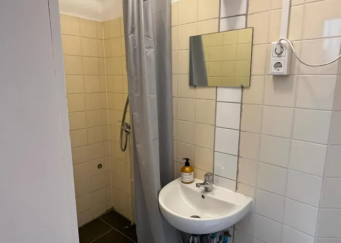 Private At Heumarkt, Center Hostel Κολωνία