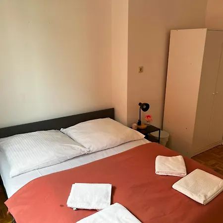 Private At Heumarkt, Center Hostel Cologne