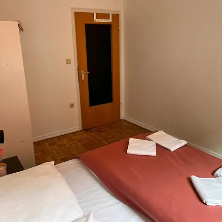 Hostel Private At Heumarkt, Center