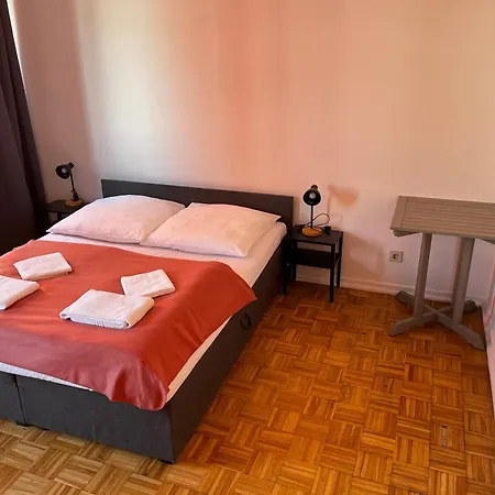 Private At Heumarkt, Center *