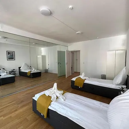 Private At Heumarkt, Center Hostel Cologne