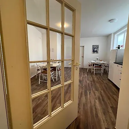 Private At Heumarkt, Center Hostel