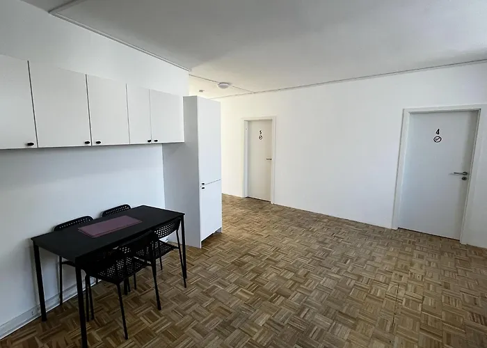 Private At Heumarkt, Center Hostel *