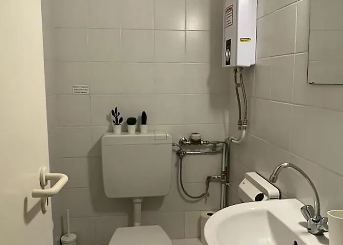 Hostel Private At Heumarkt, Center *