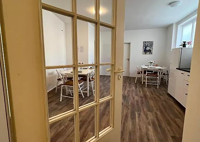 Private At Heumarkt, Center Hostel