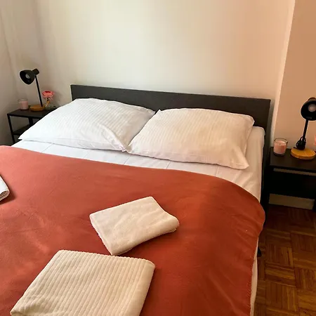 Private At Heumarkt, Center Хостел