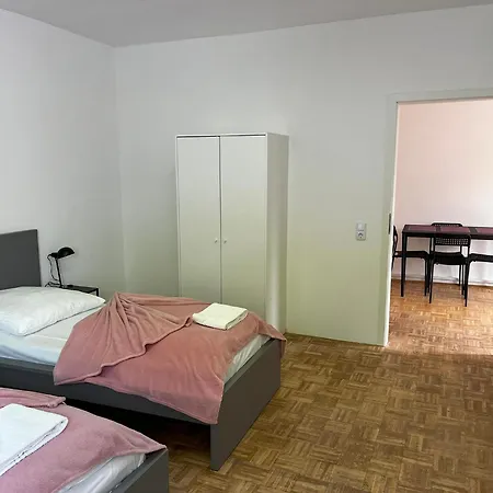 Private At Heumarkt, Center Hostel