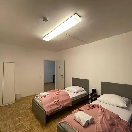 Private At Heumarkt, Center Hostel